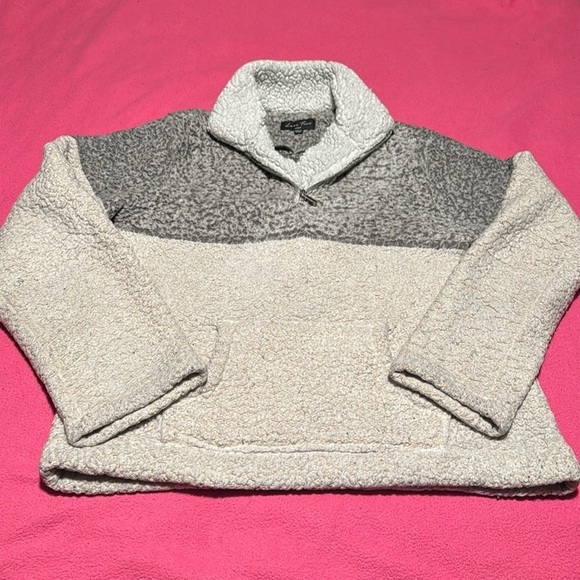 Gray and White quarter zip Sherpa - Picture 1 of 3